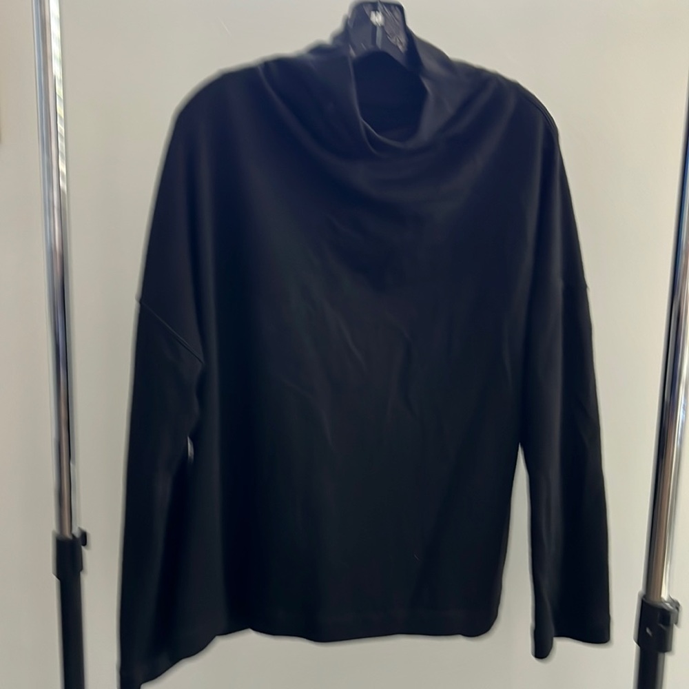 Lululemon, oversized turtleneck.